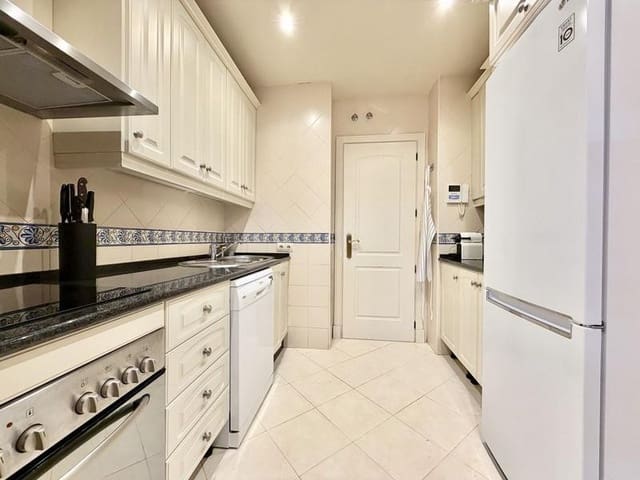 4 soverom Penthouse til leie i Romana Playa, Marbella med svømmebasseng garasje - € 3 000 (Ref: 9984278)
