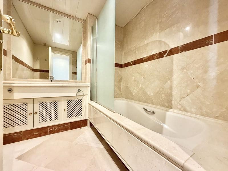 4 soverom Penthouse til leie i Marbella med svømmebasseng garasje - € 3 000 (Ref: 9984278)