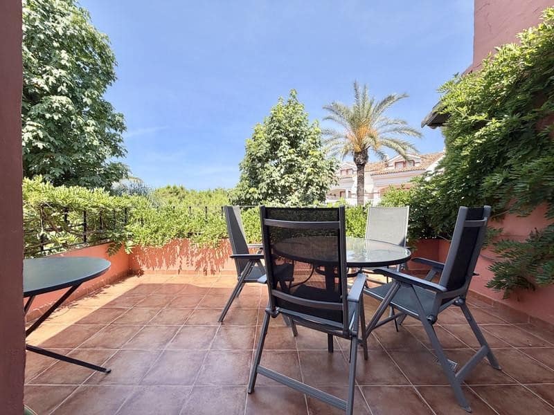 4 soverom Penthouse til leie i Marbella med svømmebasseng garasje - € 3 000 (Ref: 9984278)