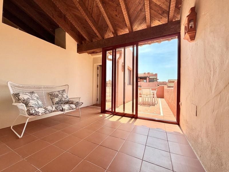 4 soverom Penthouse til leie i Marbella med svømmebasseng garasje - € 3 000 (Ref: 9984278)