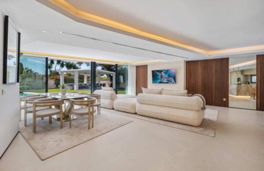 4 soveværelse Villa til salg i Marbella med swimmingpool garage - € 2.395.000 (Ref: 9986286)