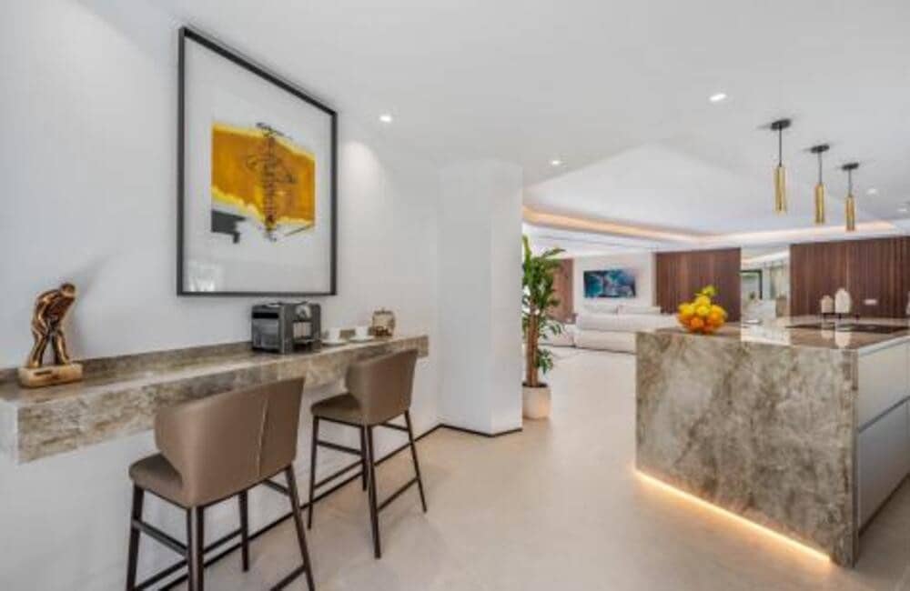 4 soveværelse Villa til salg i Marbella med swimmingpool garage - € 2.395.000 (Ref: 9986286)