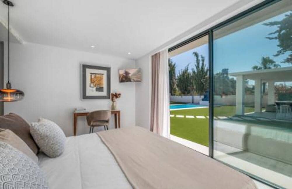 4 soveværelse Villa til salg i Marbella med swimmingpool garage - € 2.395.000 (Ref: 9986286)