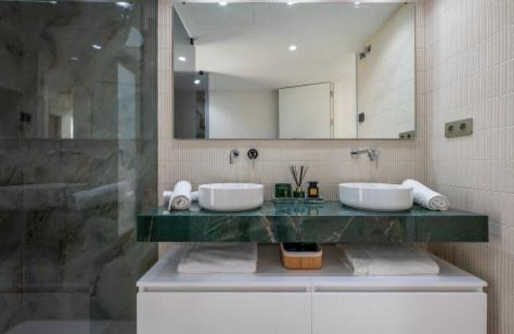4 soveværelse Villa til salg i Marbella med swimmingpool garage - € 2.395.000 (Ref: 9986286)