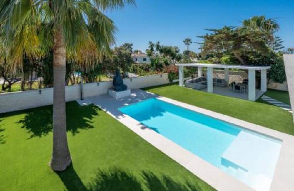 4 soveværelse Villa til salg i Marbella med swimmingpool garage - € 2.395.000 (Ref: 9986286)