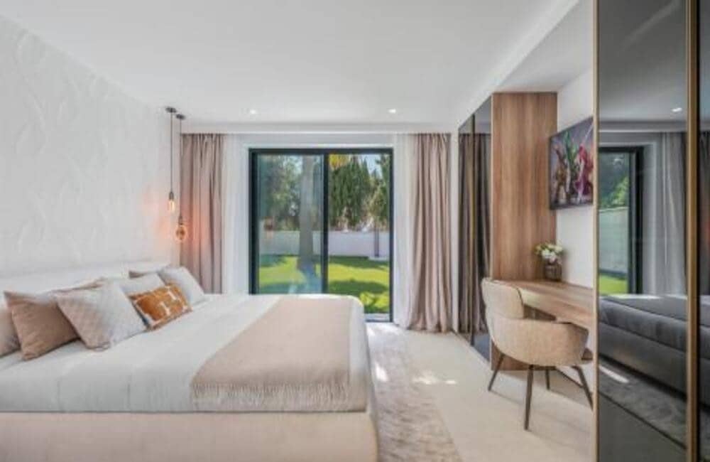 4 soveværelse Villa til salg i Marbella med swimmingpool garage - € 2.395.000 (Ref: 9986286)