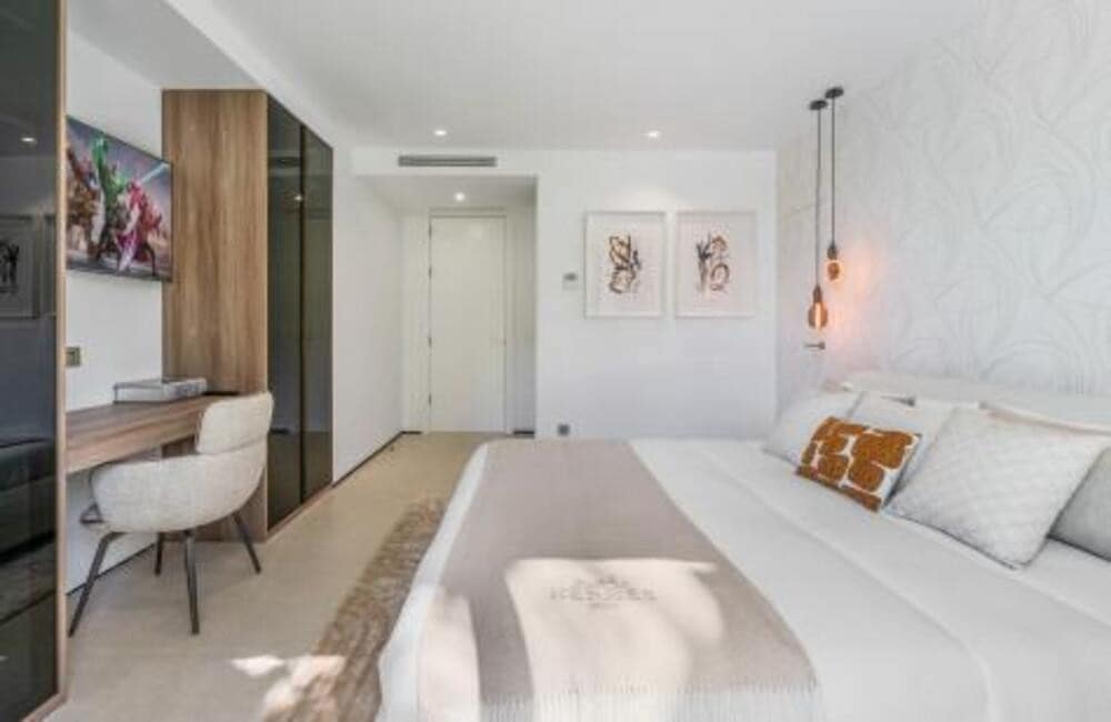 4 soveværelse Villa til salg i Marbella med swimmingpool garage - € 2.395.000 (Ref: 9986286)