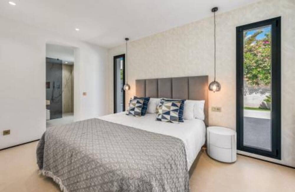4 soveværelse Villa til salg i Marbella med swimmingpool garage - € 2.395.000 (Ref: 9986286)