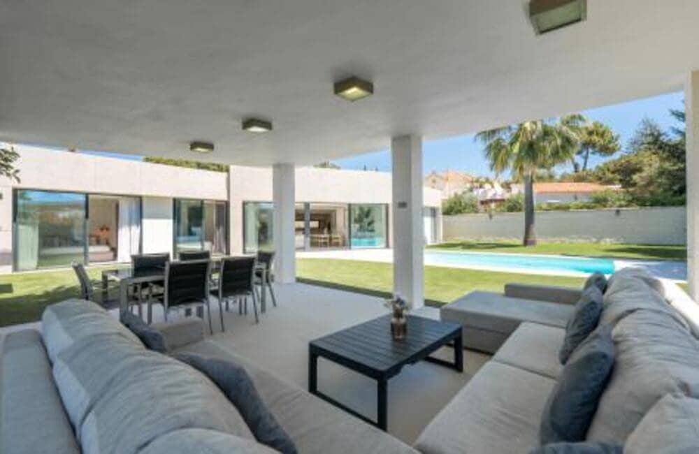 4 soveværelse Villa til salg i Marbella med swimmingpool garage - € 2.395.000 (Ref: 9986286)