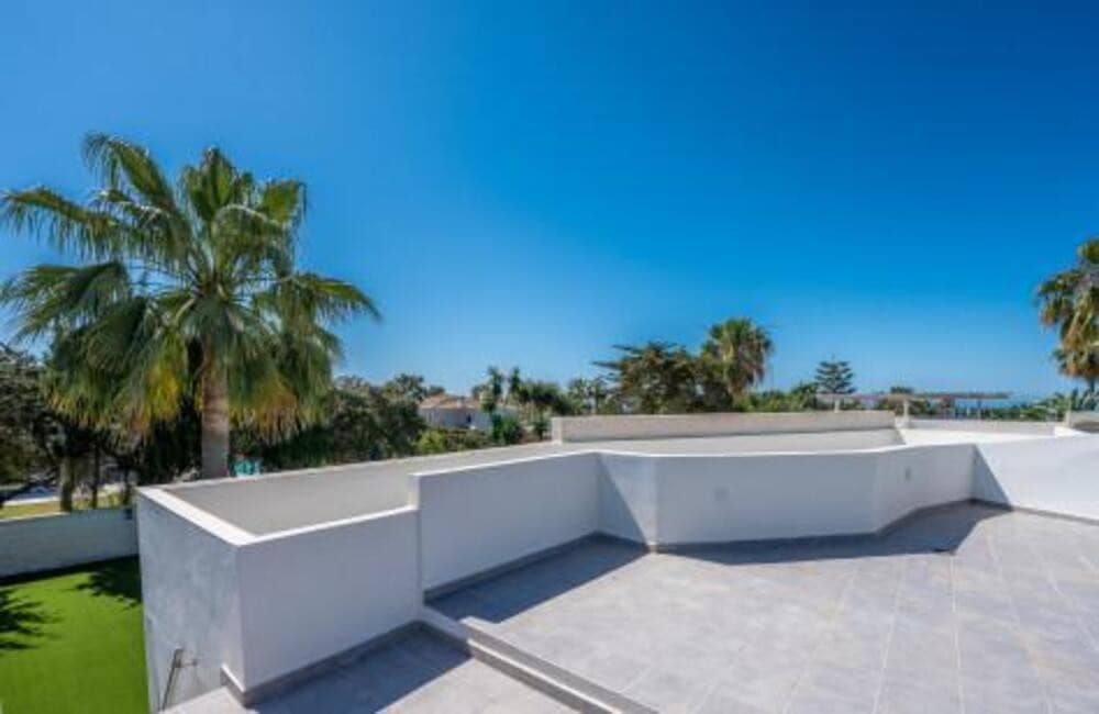 4 soveværelse Villa til salg i Marbella med swimmingpool garage - € 2.395.000 (Ref: 9986286)