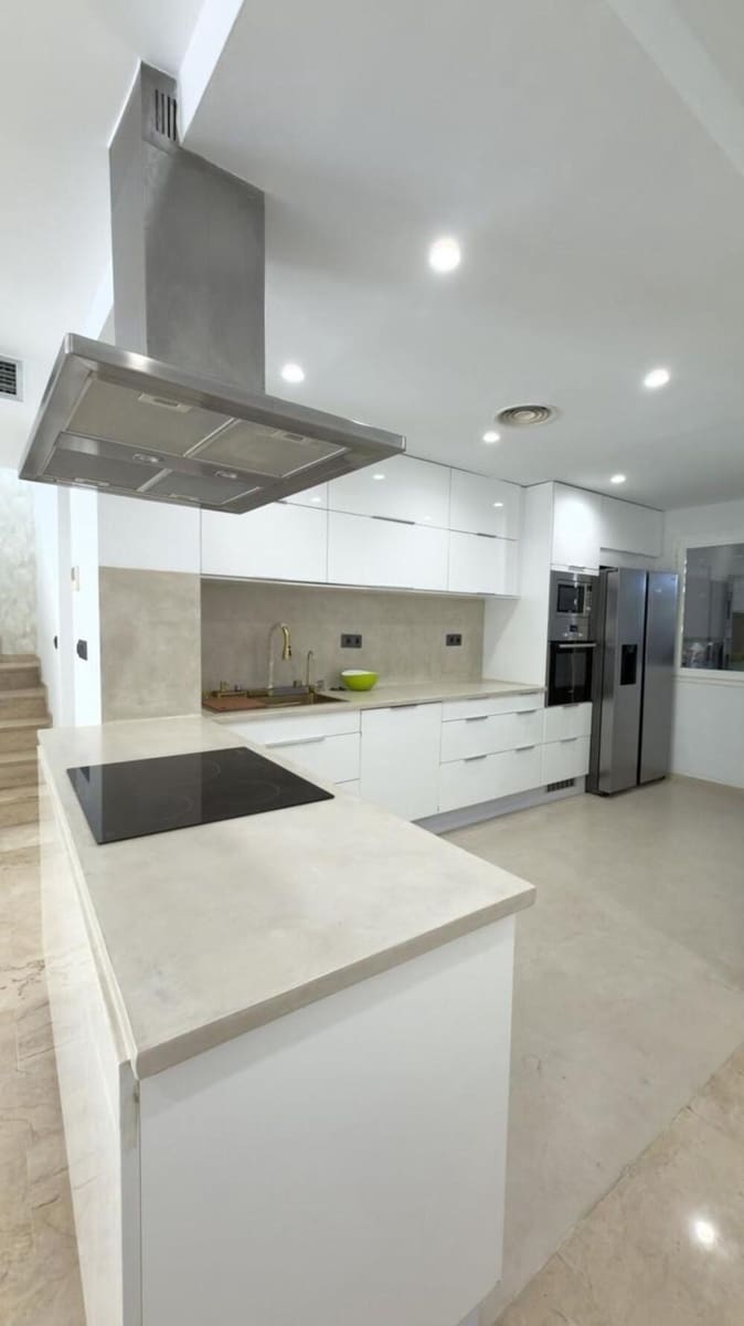 3 soverom Penthouse til salgs i Guadalmina med svømmebasseng garasje - € 850 000 (Ref: 9986287)