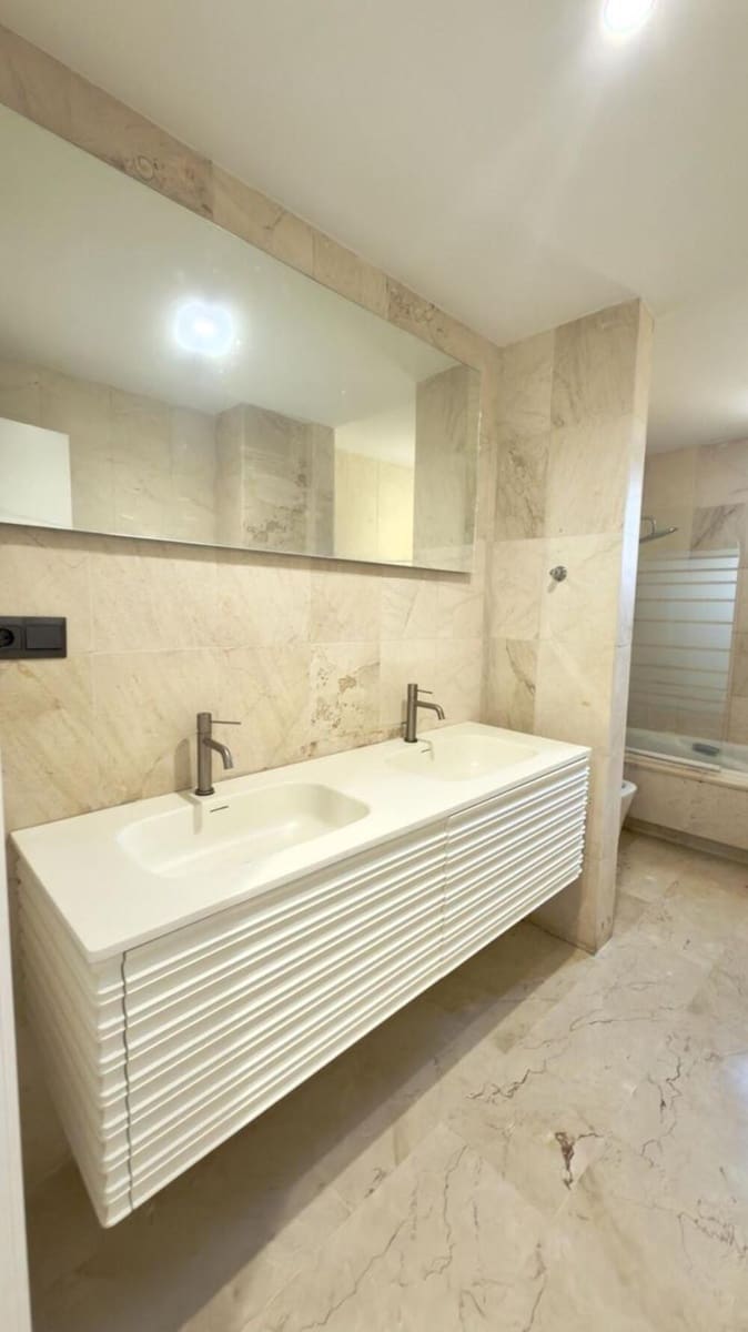 3 soverom Penthouse til salgs i Guadalmina med svømmebasseng garasje - € 850 000 (Ref: 9986287)