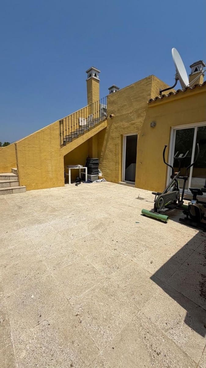 3 soverom Penthouse til salgs i Guadalmina med svømmebasseng garasje - € 850 000 (Ref: 9986287)