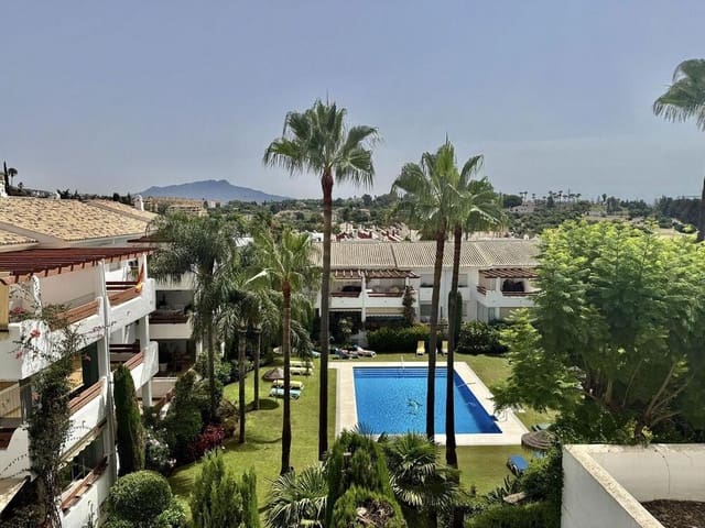 2 quarto Apartamento para arrendar em La Concha - Resina Golf, Estepona com piscina garagem - 2 000 € (Ref: 9990139)