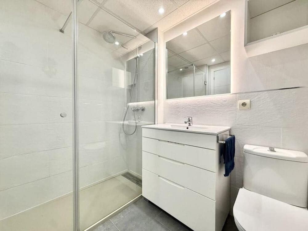 2 quarto Apartamento para arrendar em Estepona com piscina garagem - 2 000 € (Ref: 9990139)