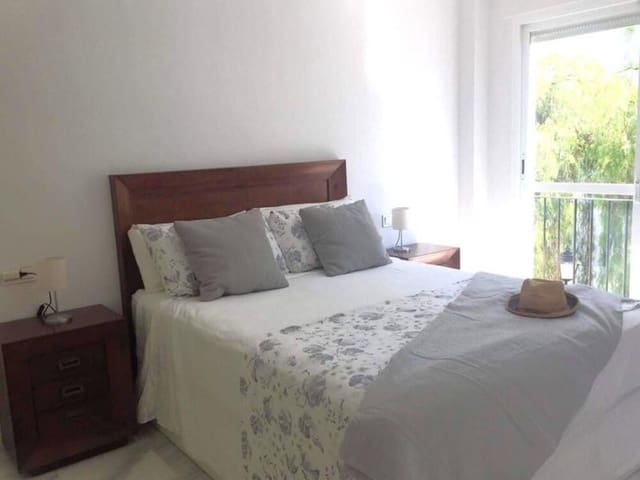 2 slaapkamer Penthouse te huur in Los Naranjos, Marbella met zwembad garage - € 1.950 (Ref: 9993742)