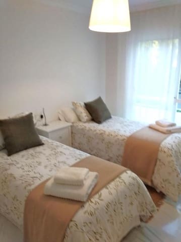 2 slaapkamer Penthouse te huur in Los Naranjos, Marbella met zwembad garage - € 1.950 (Ref: 9993742)