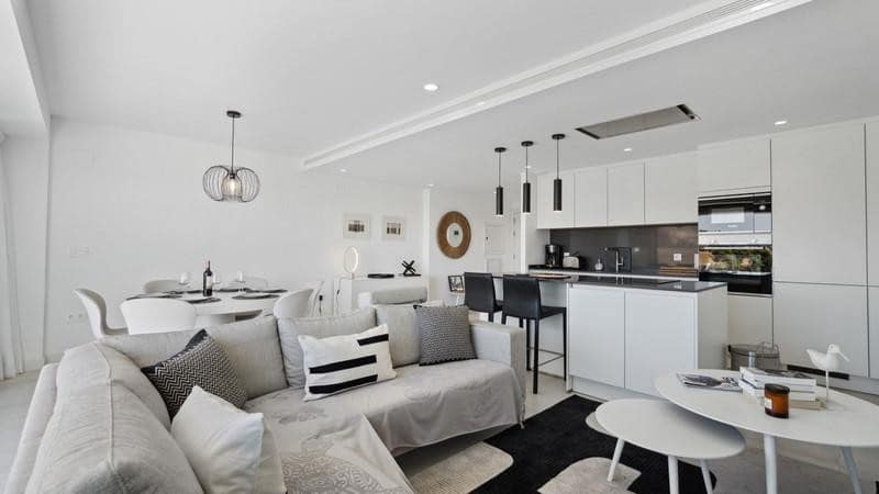 3 slaapkamer Appartement te huur in Estepona met zwembad garage - € 3.500 (Ref: 9996566)