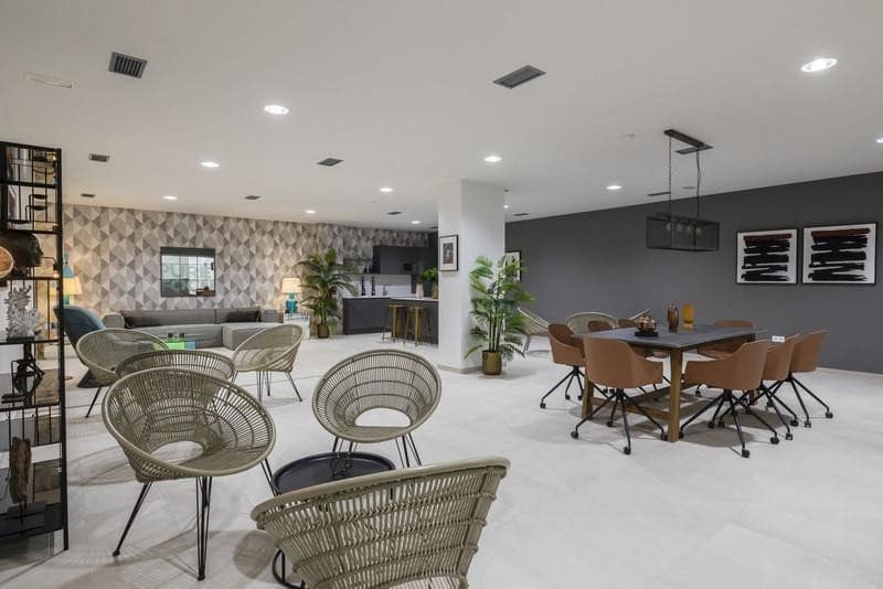 3 slaapkamer Appartement te huur in Estepona met zwembad garage - € 3.500 (Ref: 9996566)