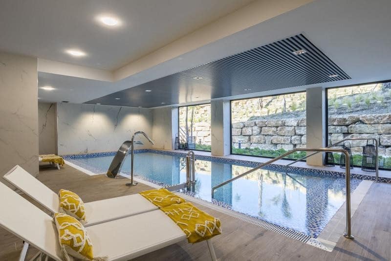 3 slaapkamer Appartement te huur in Estepona met zwembad garage - € 3.500 (Ref: 9996566)