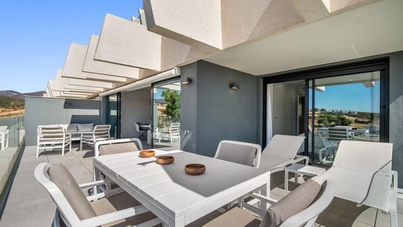 3 slaapkamer Appartement te huur in Estepona met zwembad garage - € 3.500 (Ref: 9996566)