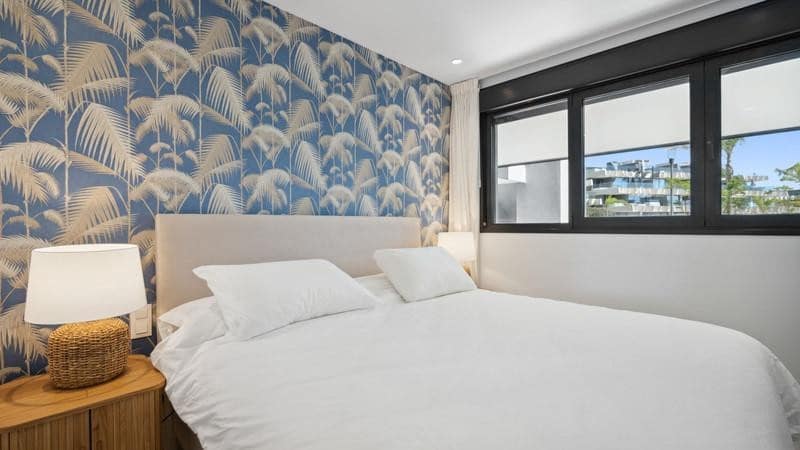 3 slaapkamer Appartement te huur in Estepona met zwembad garage - € 3.500 (Ref: 9996566)