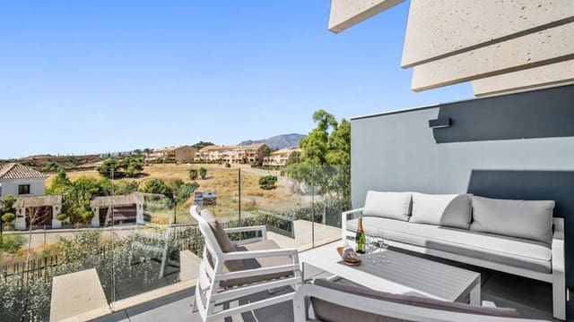 3 slaapkamer Appartement te huur in La Concha - Resina Golf, Estepona met zwembad garage - € 3.500 (Ref: 9996566)
