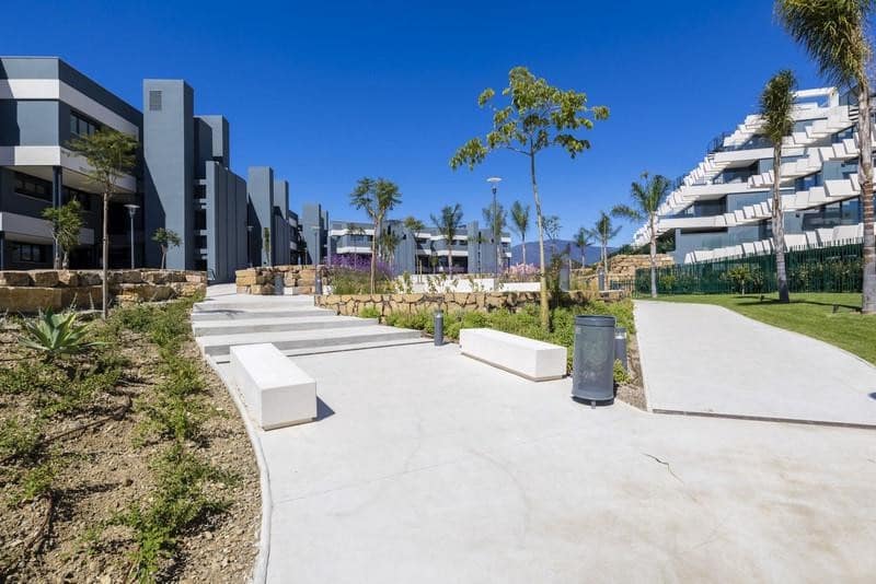 3 slaapkamer Appartement te huur in Estepona met zwembad garage - € 3.500 (Ref: 9996566)