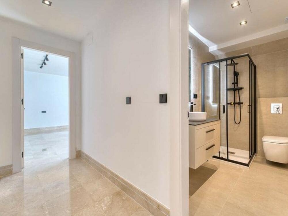 5 slaapkamer Villa te huur in Nueva Andalucia met zwembad garage - € 12.500 (Ref: 9997930)