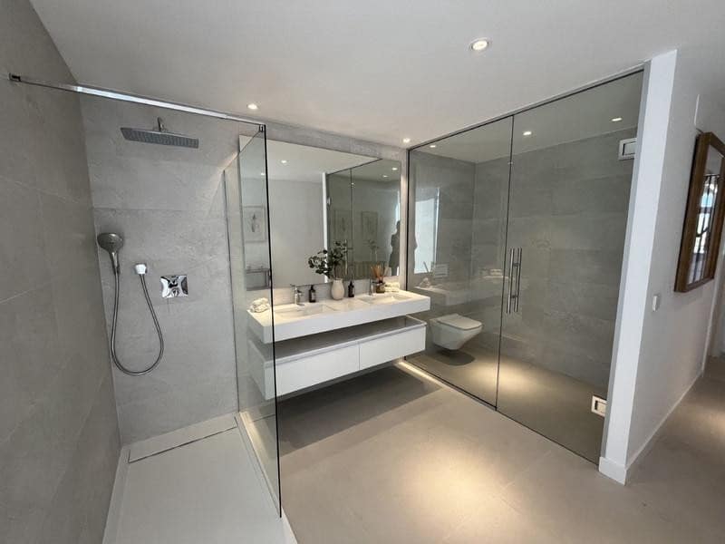 3 camera da letto Appartamento da affittare in New Golden Mile con piscina garage - 3.200 € (Rif: 9997931)