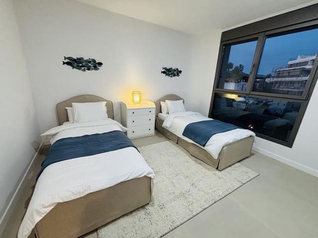 3 sypialnia Apartament do wynajęcia w La Concha - Resina Golf, Estepona z basenem garażem - 3 200 € (Ref: 9997931)