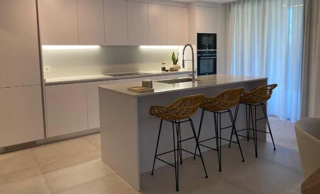 3 soverom Hus til salgs i El Chaparral, Mijas med svømmebasseng garasje - € 846 000 (Ref: 9997932)