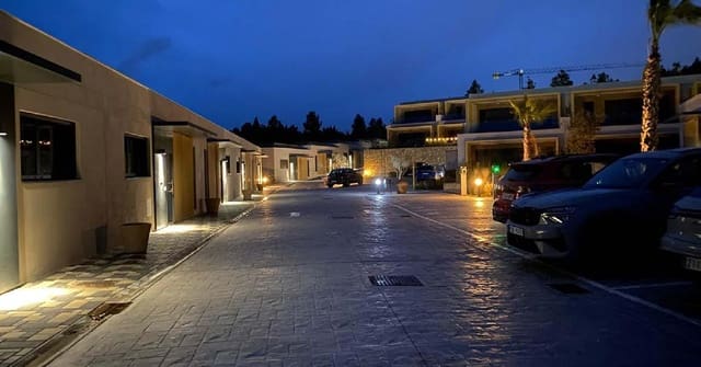3 soverom Hus til salgs i El Chaparral, Mijas med svømmebasseng garasje - € 846 000 (Ref: 9997932)