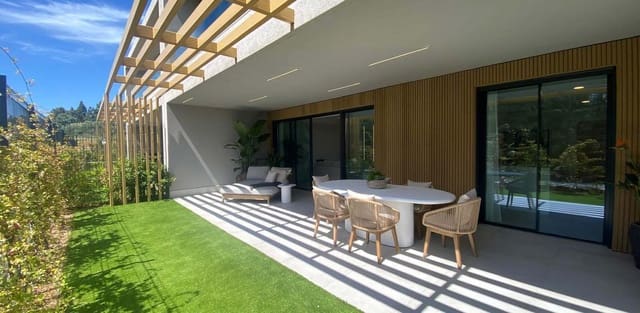 3 soverom Hus til salgs i El Chaparral, Mijas med svømmebasseng garasje - € 846 000 (Ref: 9997932)