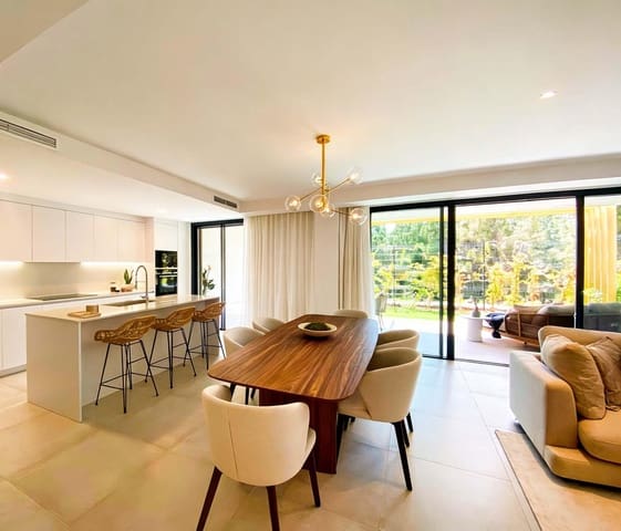 3 soverom Hus til salgs i El Chaparral, Mijas med svømmebasseng garasje - € 846 000 (Ref: 9997932)