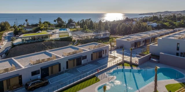 3 soverom Hus til salgs i El Chaparral, Mijas med svømmebasseng garasje - € 846 000 (Ref: 9997932)