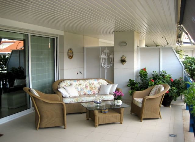 4 quarto Apartamento para venda em Castelldefels com piscina - 1 450 000 € (Ref: 8870035)