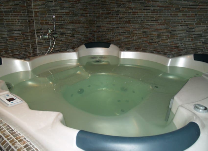 5 bedroom Villa for sale in Cubelles with pool - € 1,500,000 (Ref: 8870037)