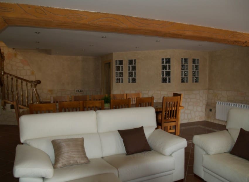 5 bedroom Villa for sale in Cubelles with pool - € 1,500,000 (Ref: 8870037)