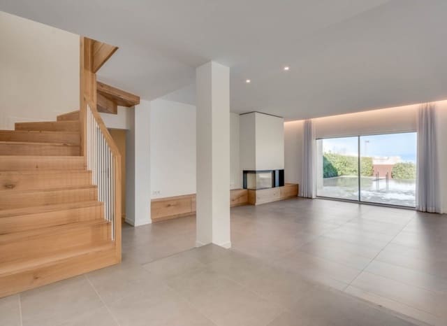 3 makuuhuone Huvila myytävänä paikassa Roses mukana uima-altaan - 1 650 000 € (Ref: 8870040)