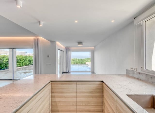 3 makuuhuone Huvila myytävänä paikassa Roses mukana uima-altaan - 1 650 000 € (Ref: 8870040)