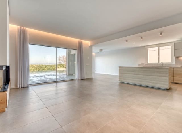 Chalet de 3 habitaciones en Empuriabrava, Castelló d'Empúries en venta con piscina - 1.650.000 € (Ref: 8870041)