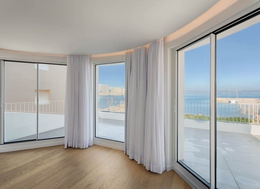 3 bedroom Villa for sale in Empuriabrava with pool - € 1,650,000 (Ref: 8870041)