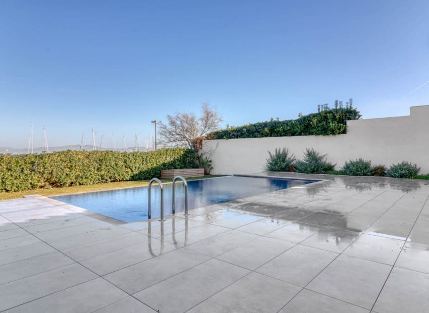 3 bedroom Villa for sale in Empuriabrava with pool - € 1,650,000 (Ref: 8870041)