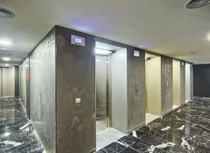 5 sypialnia Mieszkanie na sprzedaż w Miasto Barcelona z basenem garażem - 2 150 000 € (Ref: 8870049)