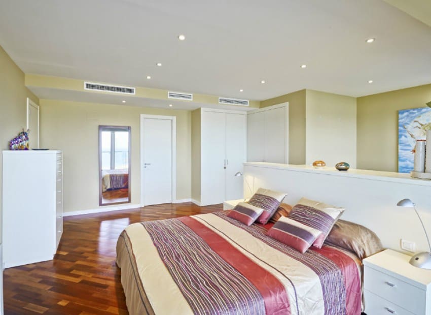 5 sypialnia Mieszkanie na sprzedaż w Miasto Barcelona z basenem garażem - 2 150 000 € (Ref: 8870049)