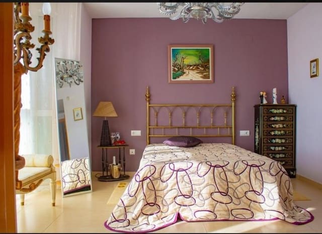 4 bedroom Villa for sale in Cambrils - € 356,778 (Ref: 8870079)