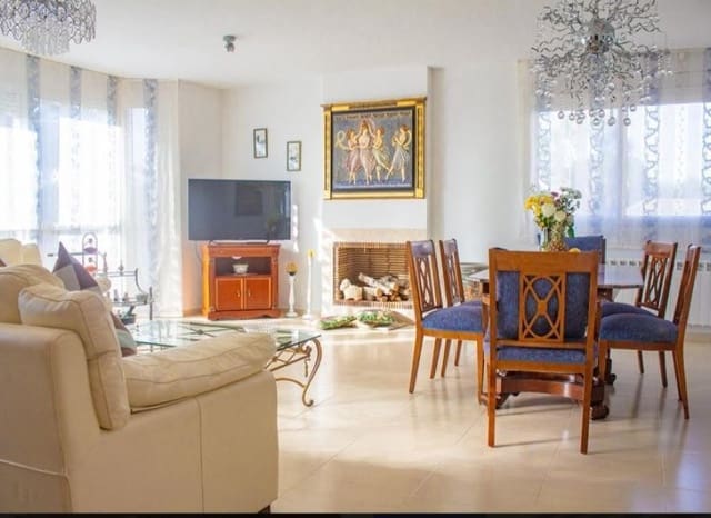 4 bedroom Villa for sale in Cambrils - € 356,778 (Ref: 8870079)