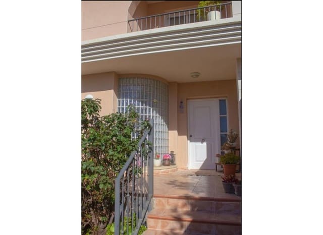 4 bedroom Villa for sale in Cambrils - € 356,778 (Ref: 8870079)