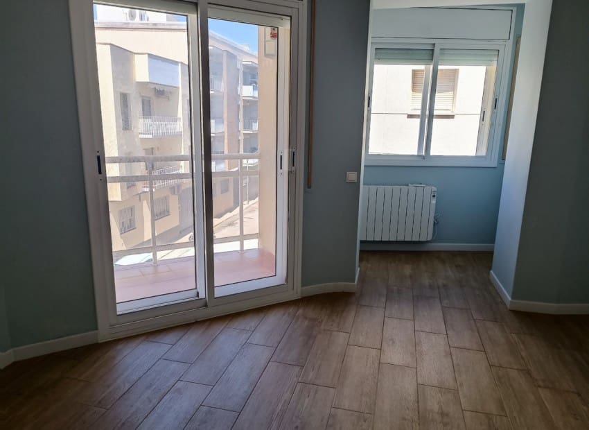 3 soveværelse Lejlighed til salg i Miami Playa / Miami Platja med garage - € 207.000 (Ref: 9023722)